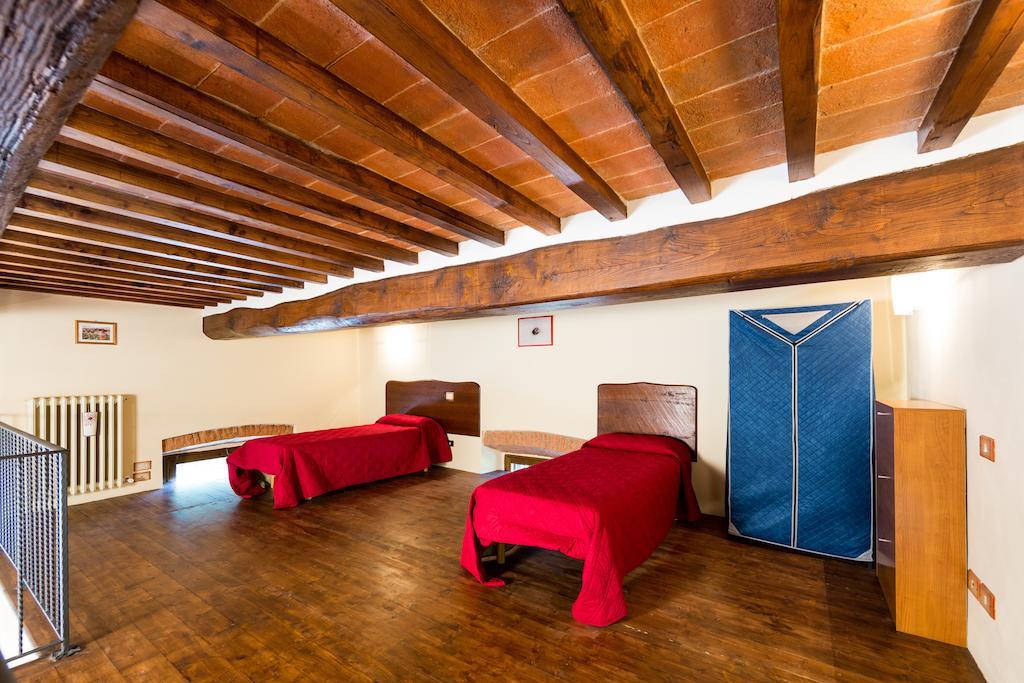 Casale Vacanze Il Granaio Cortona Habitación foto